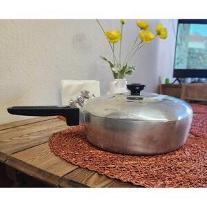 Vintage Wagner Ware Sidney  4569M Chicken Fryer.